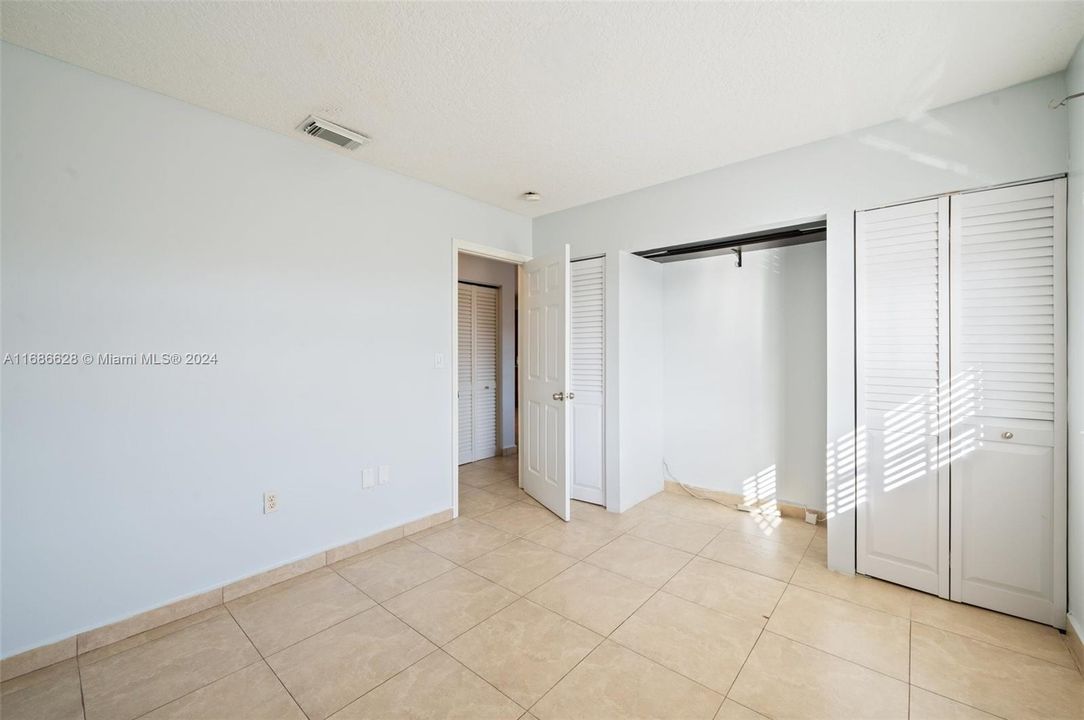 For Sale: $367,500 (2 beds, 2 baths, 1080 Square Feet)