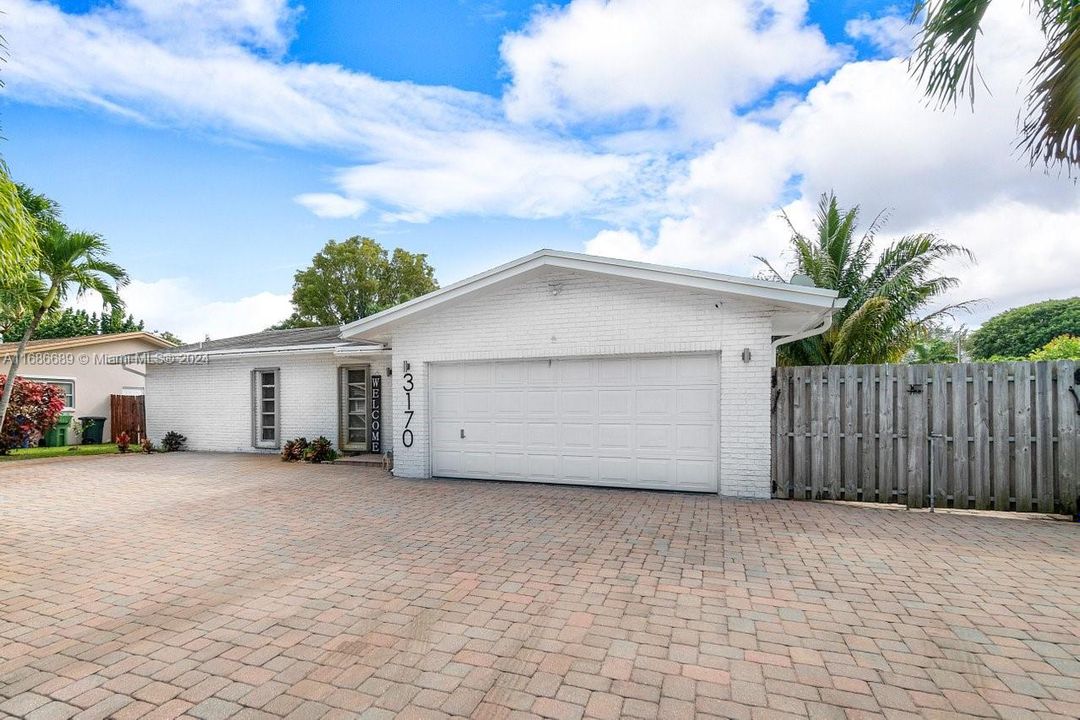 For Sale: $625,000 (3 beds, 2 baths, 1681 Square Feet)