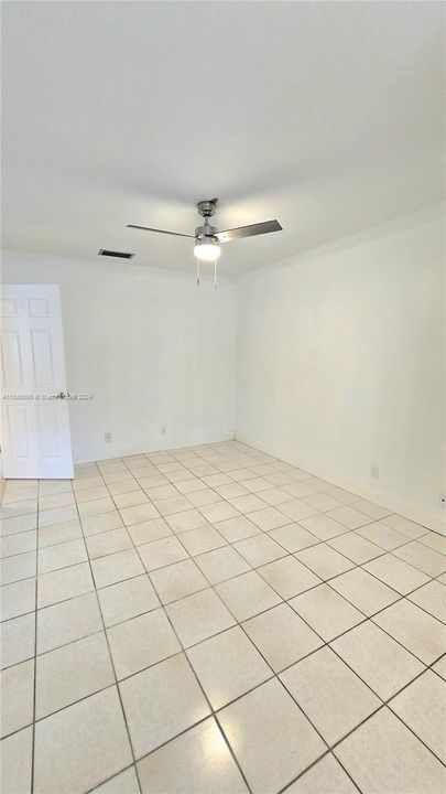 For Rent: $2,100 (2 beds, 1 baths, 1626 Square Feet)