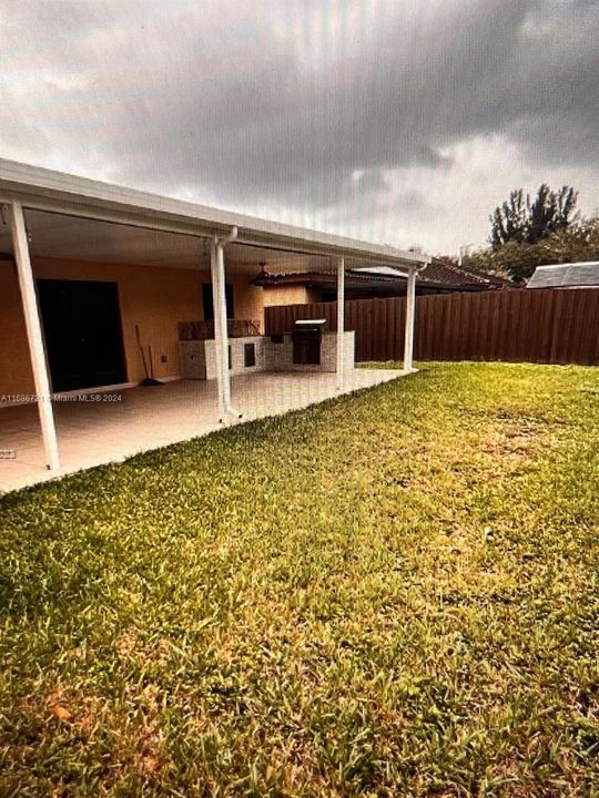 Recently Rented: $3,600 (3 beds, 2 baths, 1532 Square Feet)