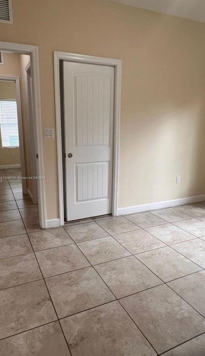 Recently Rented: $3,600 (3 beds, 2 baths, 1532 Square Feet)