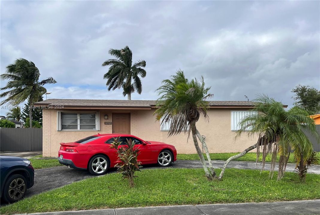 Active With Contract: $460,000 (3 beds, 2 baths, 1680 Square Feet)