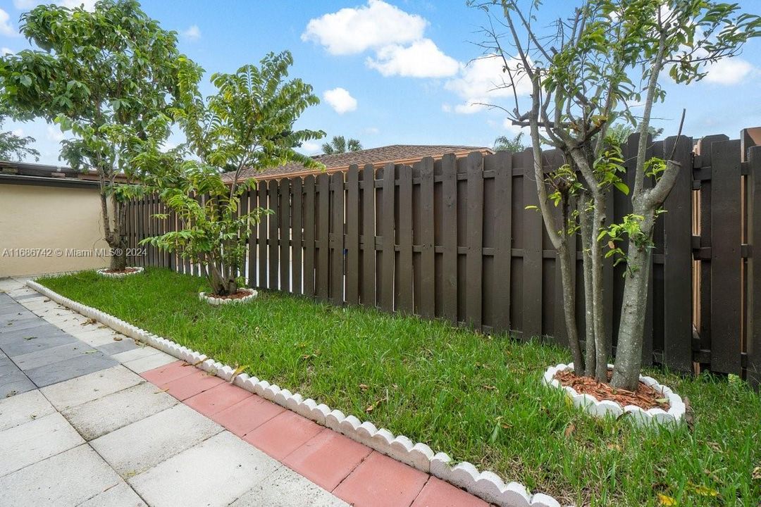 En Venta: $396,950 (3 camas, 2 baños, 1345 Pies cuadrados)