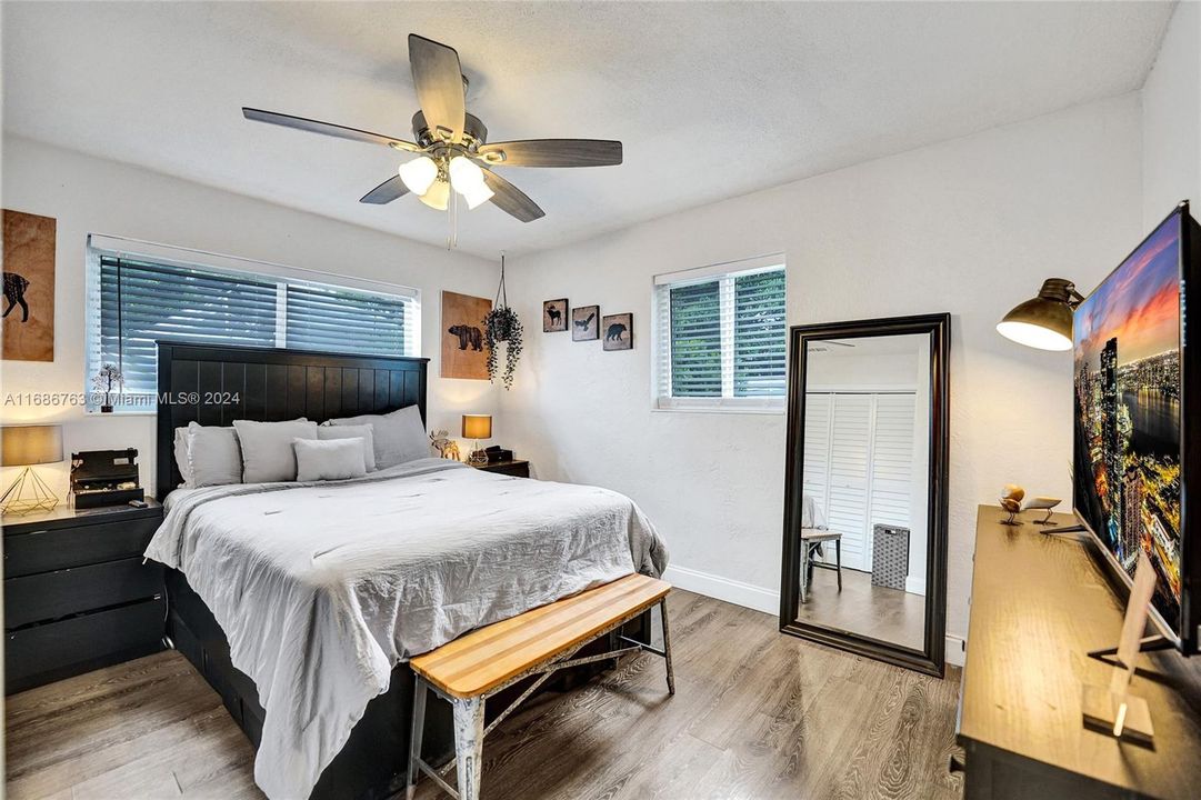 For Sale: $529,900 (3 beds, 2 baths, 1025 Square Feet)