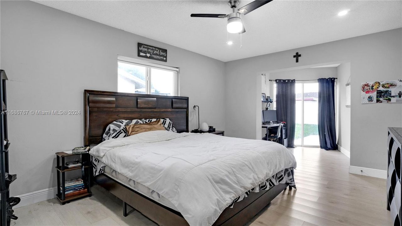 For Sale: $549,000 (3 beds, 2 baths, 1884 Square Feet)