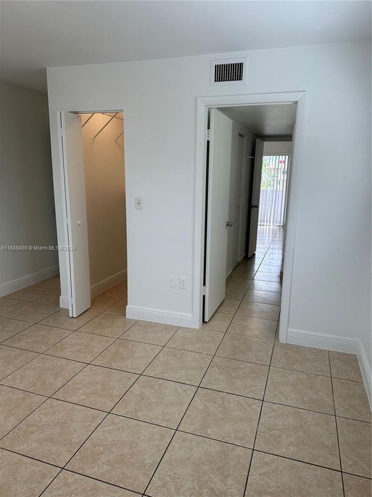 For Rent: $2,200 (2 beds, 1 baths, 1024 Square Feet)