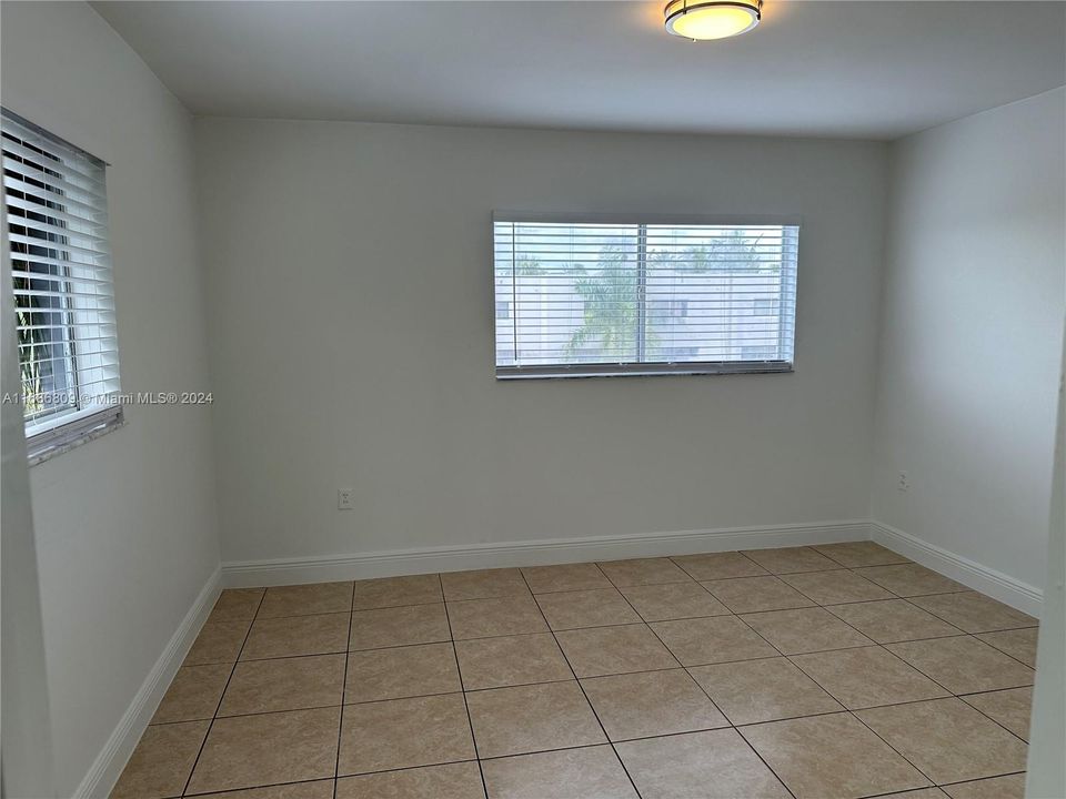 For Rent: $2,200 (2 beds, 1 baths, 1024 Square Feet)