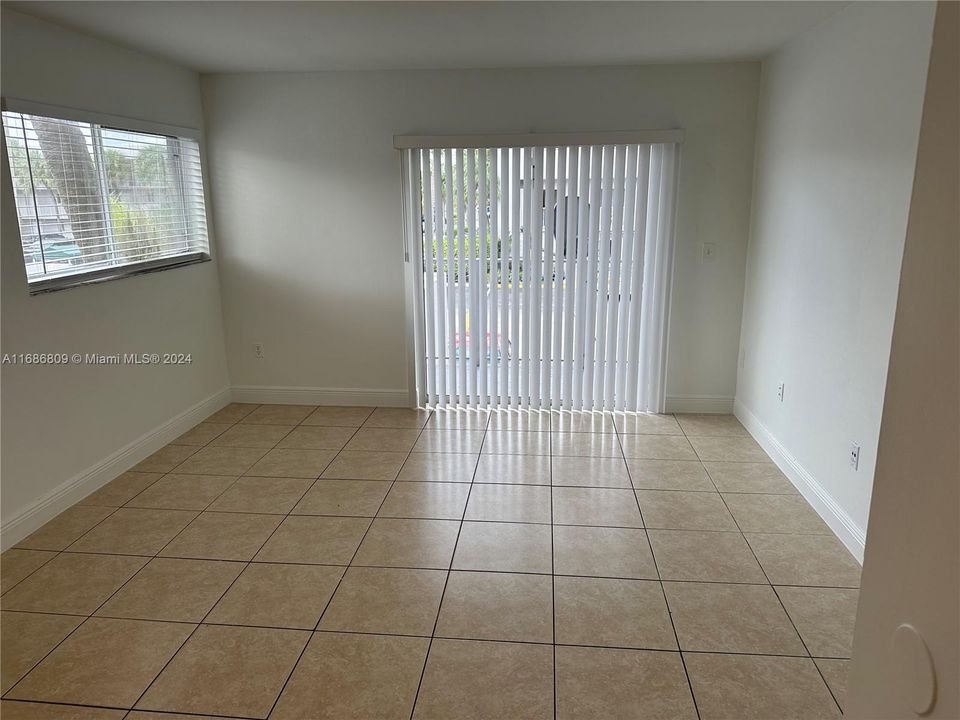 For Rent: $2,200 (2 beds, 1 baths, 1024 Square Feet)