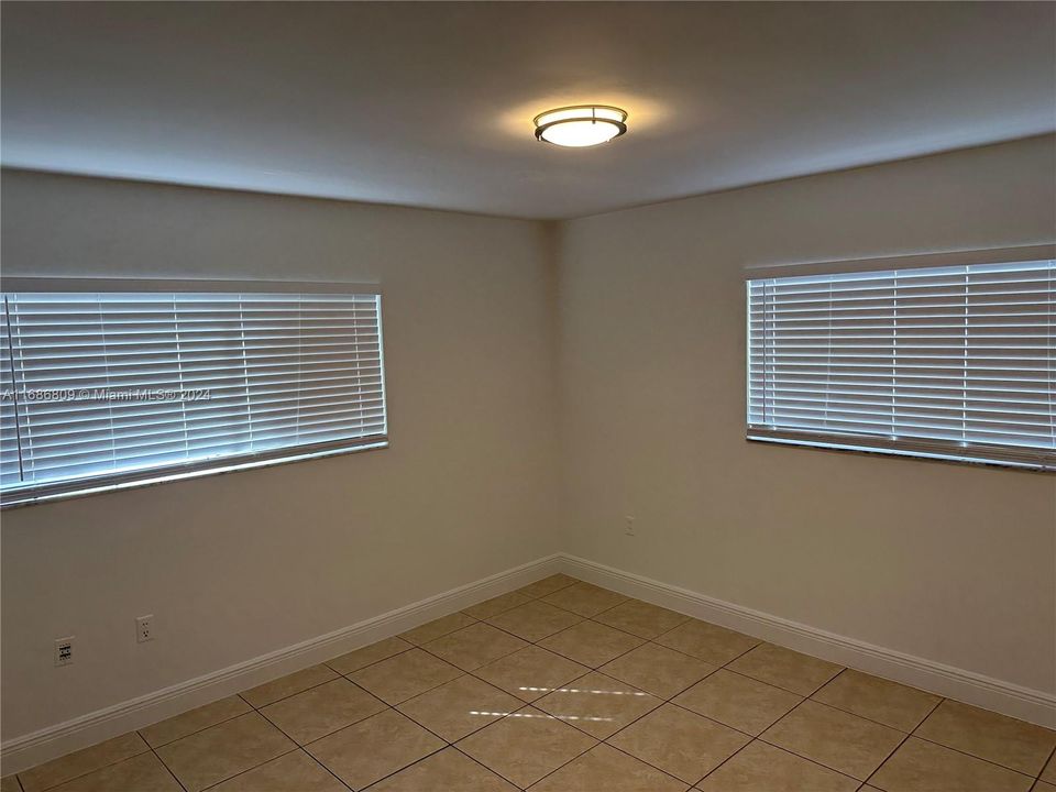 For Rent: $2,200 (2 beds, 1 baths, 1024 Square Feet)