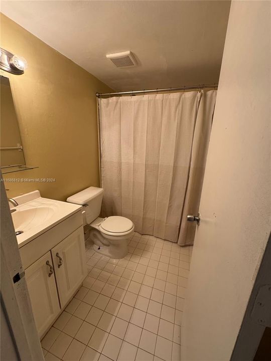 For Sale: $235,000 (2 beds, 2 baths, 990 Square Feet)