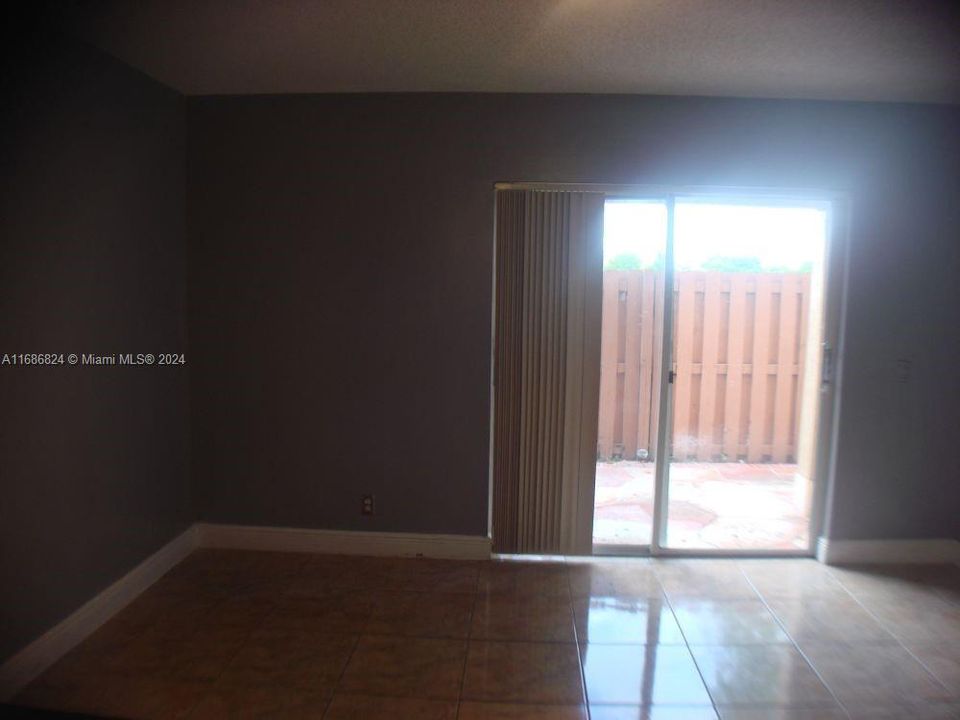 For Rent: $3,250 (3 beds, 2 baths, 1547 Square Feet)