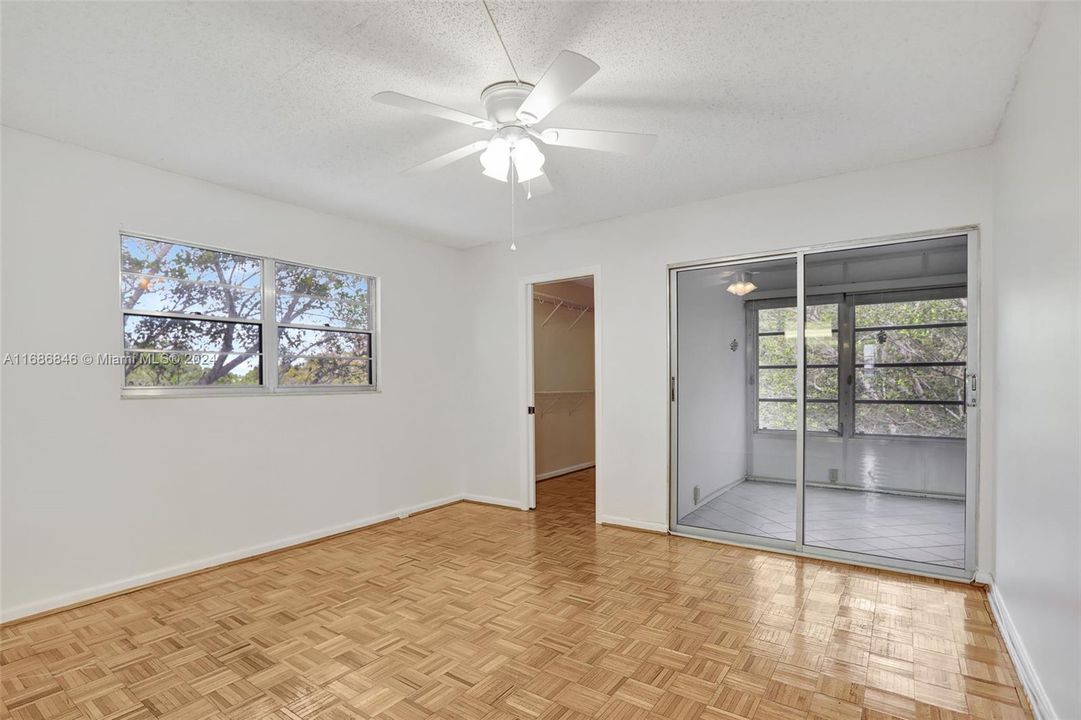 For Sale: $175,810 (2 beds, 2 baths, 1000 Square Feet)