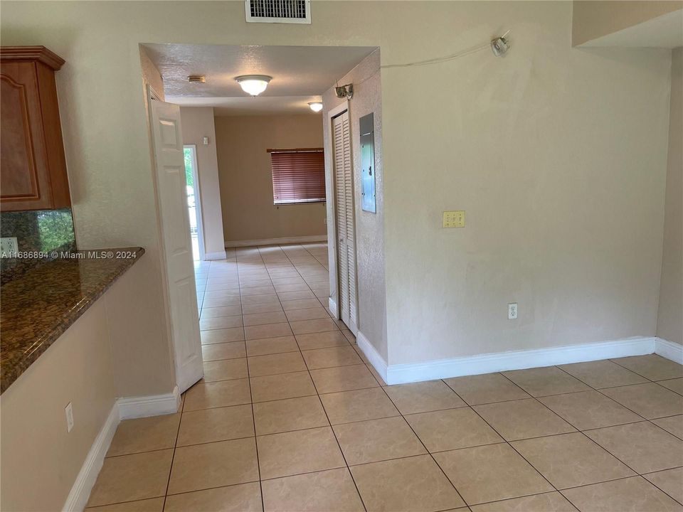 For Rent: $3,100 (3 beds, 2 baths, 3400 Square Feet)