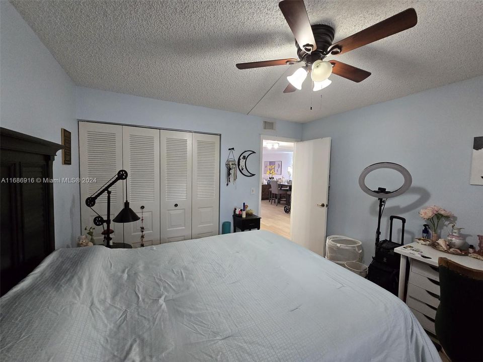 For Sale: $235,000 (2 beds, 2 baths, 1365 Square Feet)