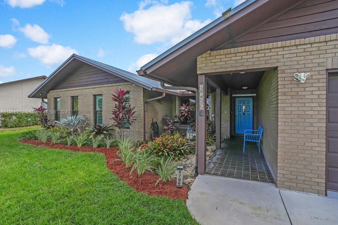 For Sale: $715,000 (3 beds, 2 baths, 1882 Square Feet)