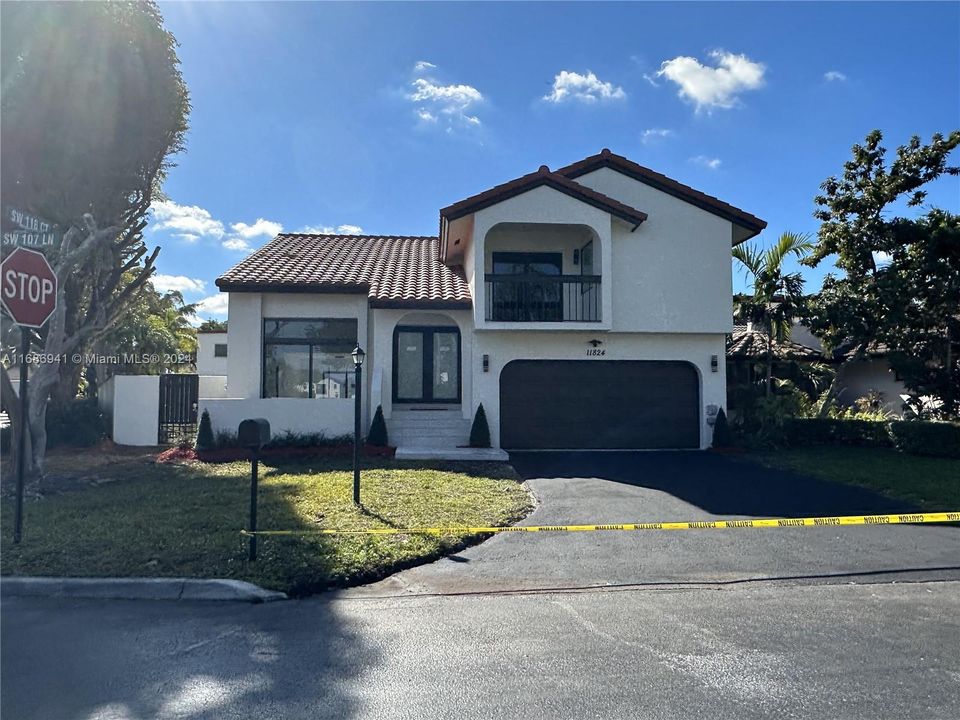 For Sale: $989,000 (4 beds, 3 baths, 2050 Square Feet)