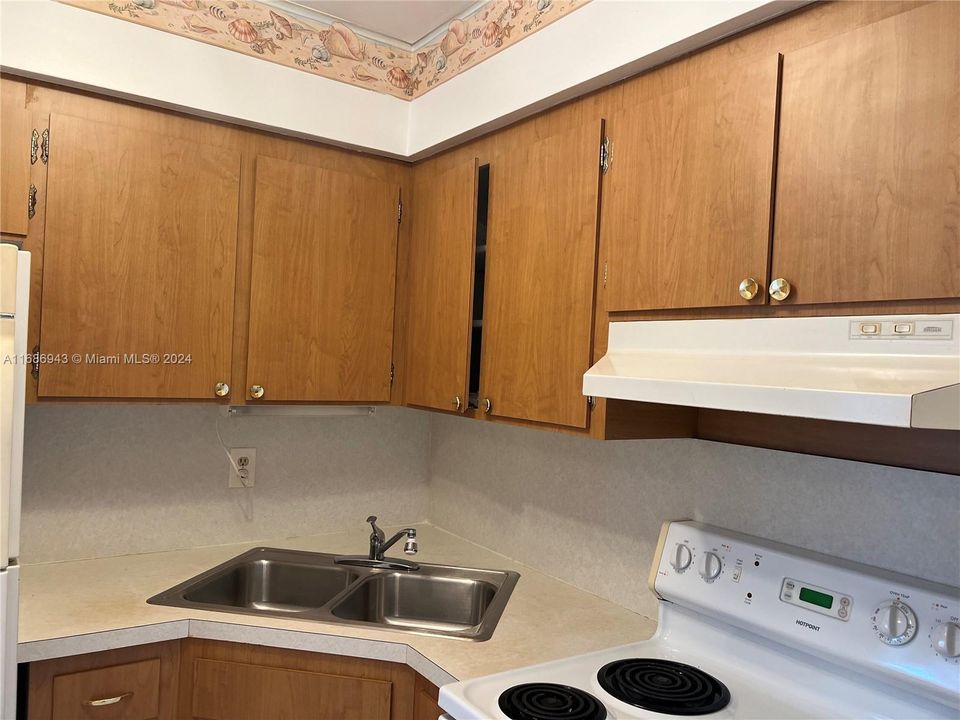 For Rent: $1,500 (1 beds, 1 baths, 544 Square Feet)