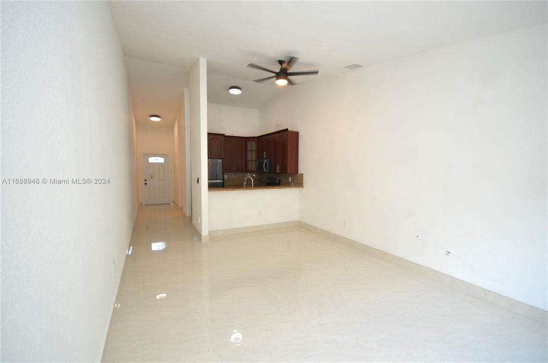 For Rent: $3,000 (3 beds, 2 baths, 1093 Square Feet)