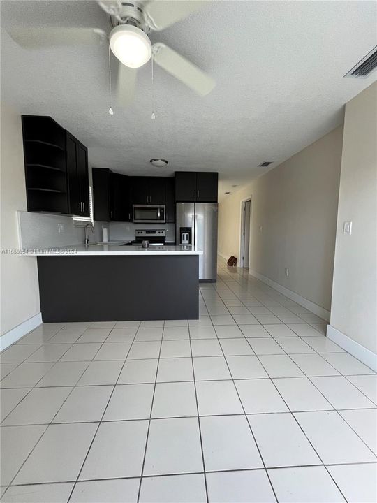 For Rent: $3,300 (3 beds, 2 baths, 1252 Square Feet)