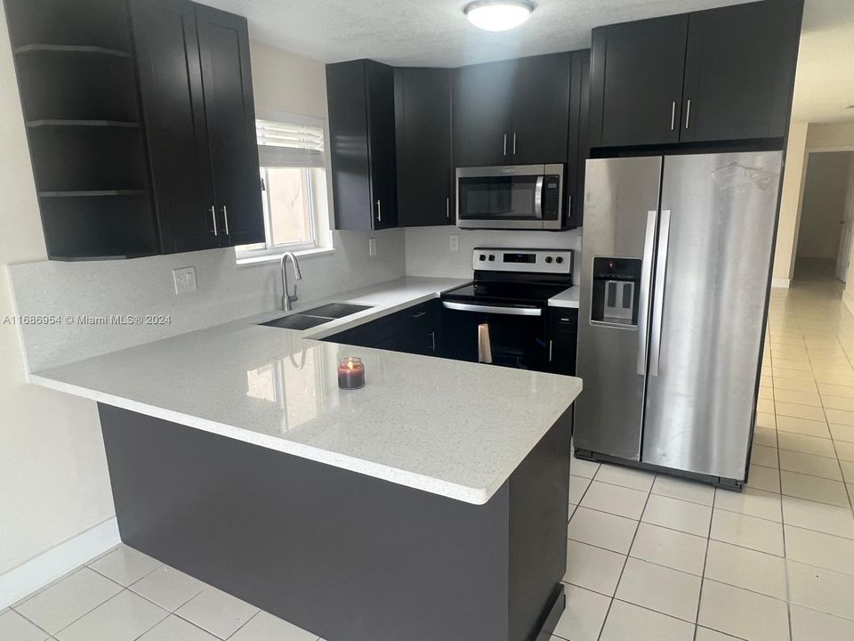 For Rent: $3,300 (3 beds, 2 baths, 1252 Square Feet)