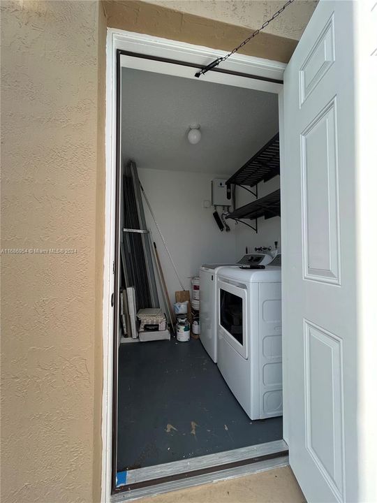 For Rent: $3,300 (3 beds, 2 baths, 1252 Square Feet)