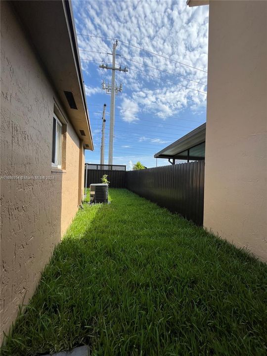 For Rent: $3,300 (3 beds, 2 baths, 1252 Square Feet)