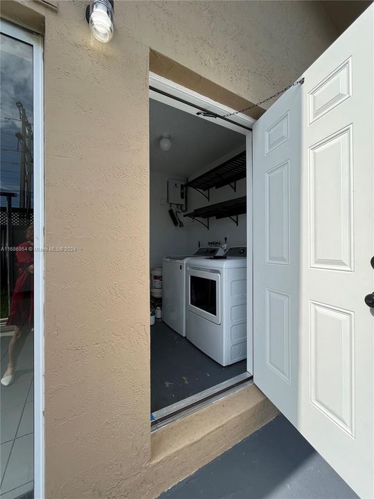 For Rent: $3,300 (3 beds, 2 baths, 1252 Square Feet)