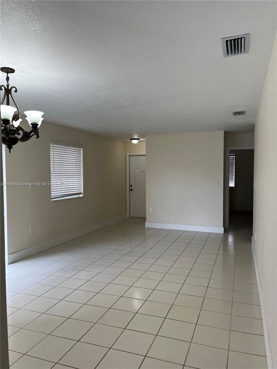 For Rent: $3,300 (3 beds, 2 baths, 1252 Square Feet)