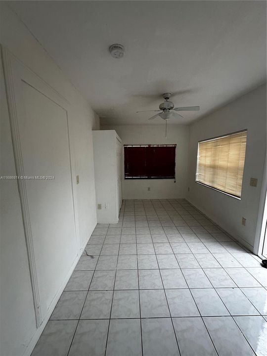 For Rent: $1,200 (0 beds, 1 baths, 2155 Square Feet)