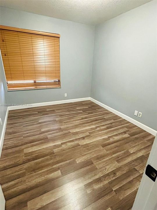 Active With Contract: $3,200 (3 beds, 2 baths, 1194 Square Feet)