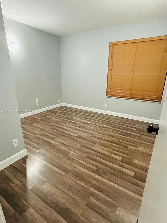 Active With Contract: $3,200 (3 beds, 2 baths, 1194 Square Feet)