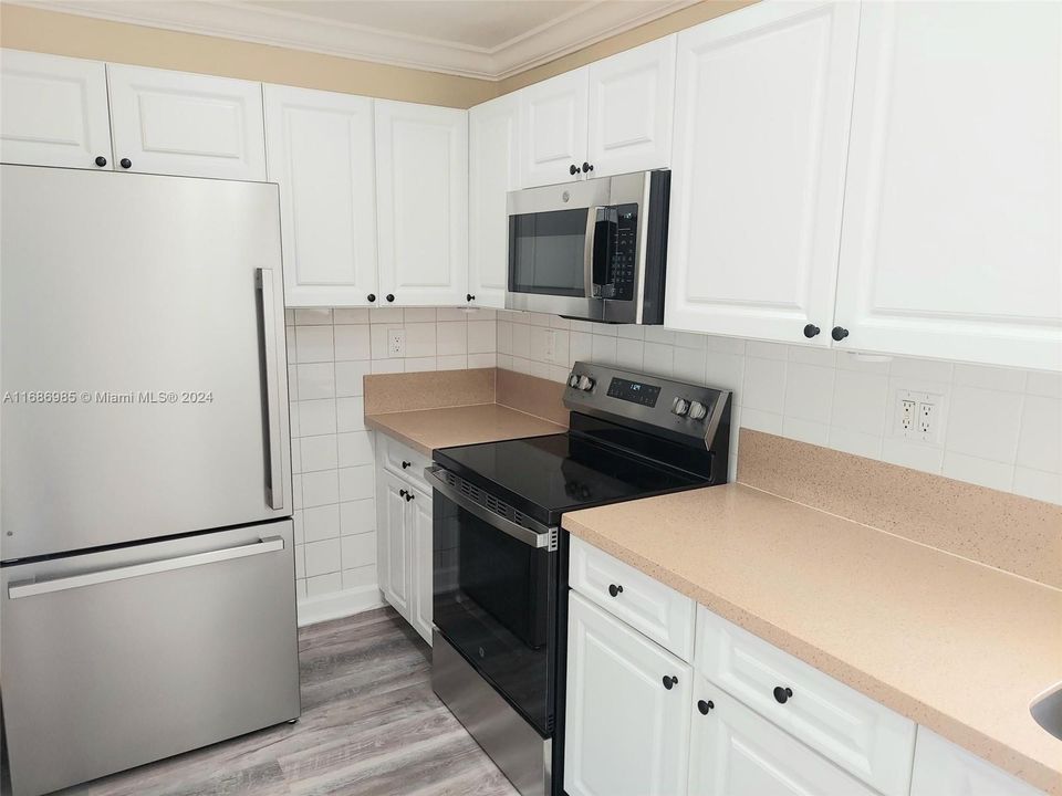 For Rent: $3,000 (3 beds, 2 baths, 1116 Square Feet)