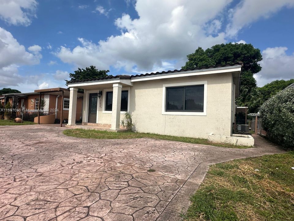 En Venta: $645,000 (3 camas, 2 baños, 1489 Pies cuadrados)