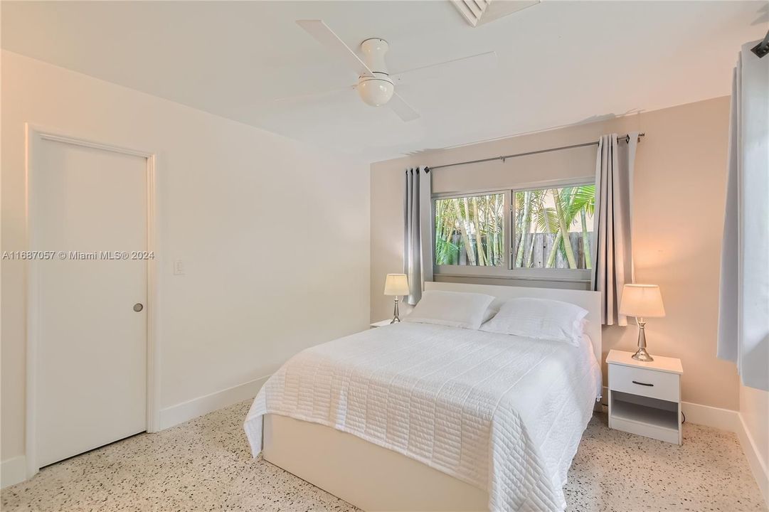 Spacious room with walk in closet