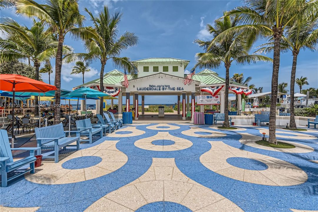 Lauderdale by the Sea Pier entertainment area