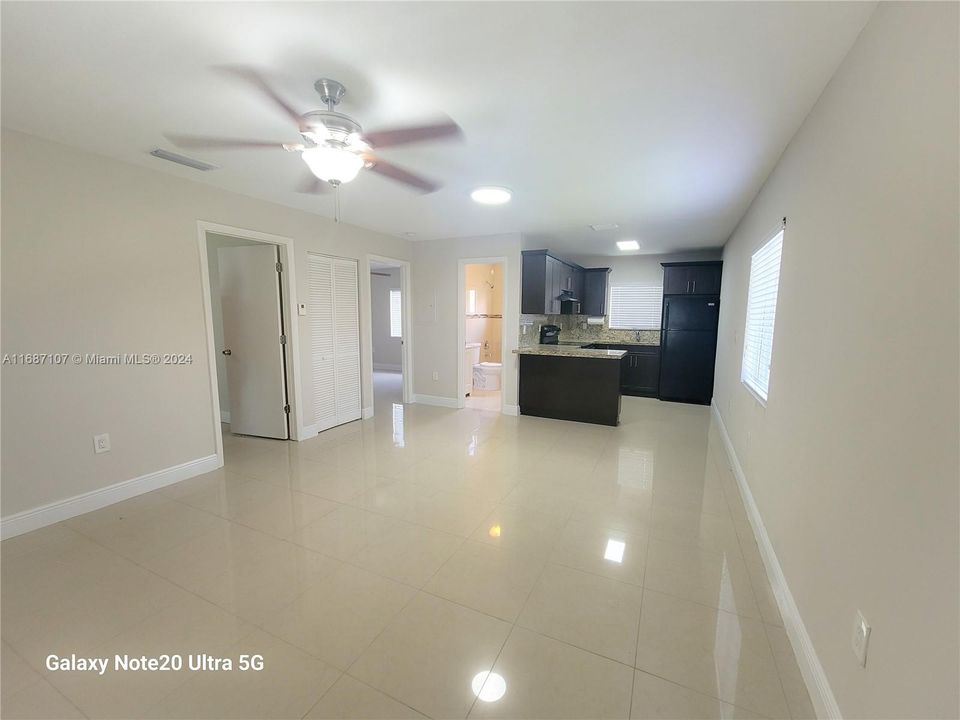 Active With Contract: $2,500 (2 beds, 1 baths, 784 Square Feet)