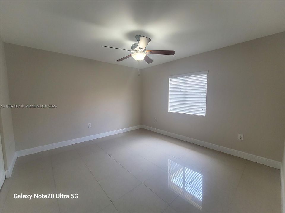 Active With Contract: $2,500 (2 beds, 1 baths, 784 Square Feet)