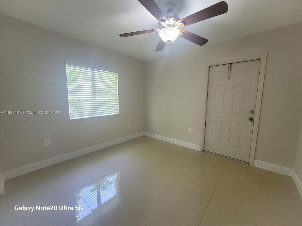 Active With Contract: $2,500 (2 beds, 1 baths, 784 Square Feet)