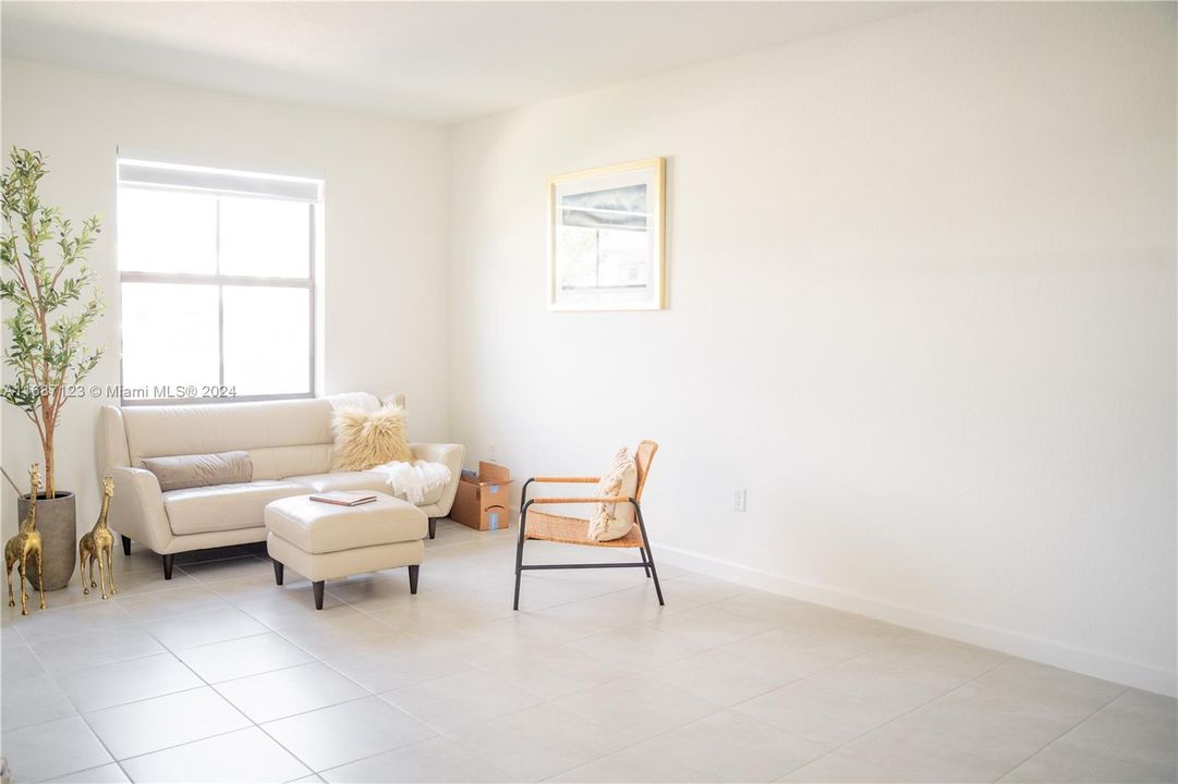 For Sale: $499,000 (3 beds, 2 baths, 1545 Square Feet)