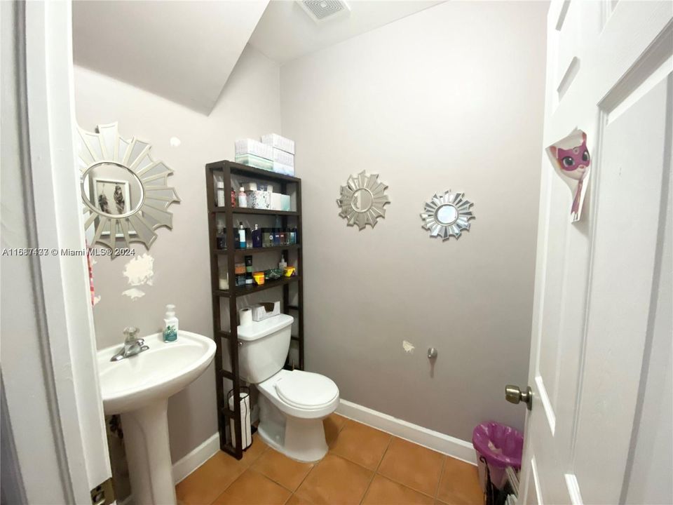 For Sale: $438,900 (3 beds, 2 baths, 1624 Square Feet)