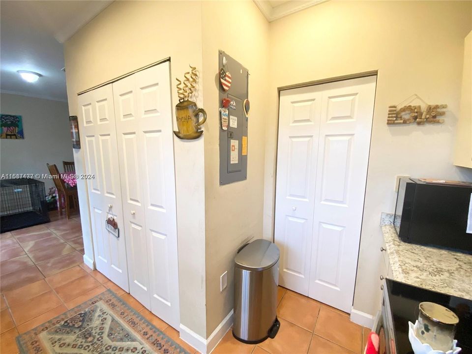 For Sale: $438,900 (3 beds, 2 baths, 1624 Square Feet)