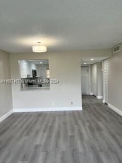 For Rent: $2,000 (1 beds, 1 baths, 997 Square Feet)