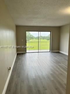 For Rent: $2,000 (1 beds, 1 baths, 997 Square Feet)