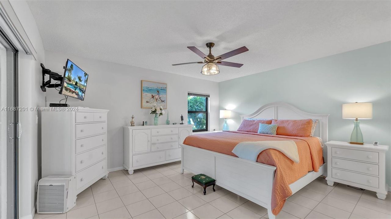 For Sale: $279,000 (3 beds, 2 baths, 1330 Square Feet)