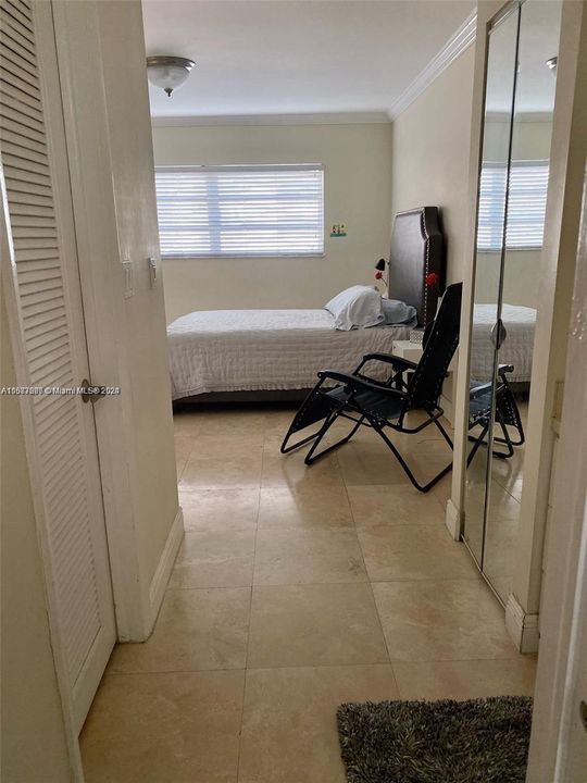 For Rent: $1,900 (1 beds, 1 baths, 826 Square Feet)