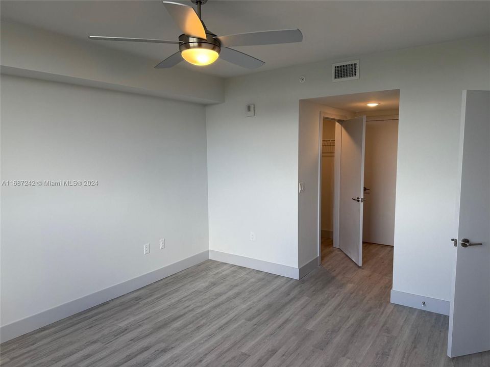 For Rent: $1,949 (1 beds, 1 baths, 765 Square Feet)