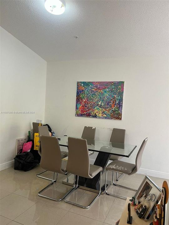 For Rent: $2,100 (1 beds, 1 baths, 743 Square Feet)