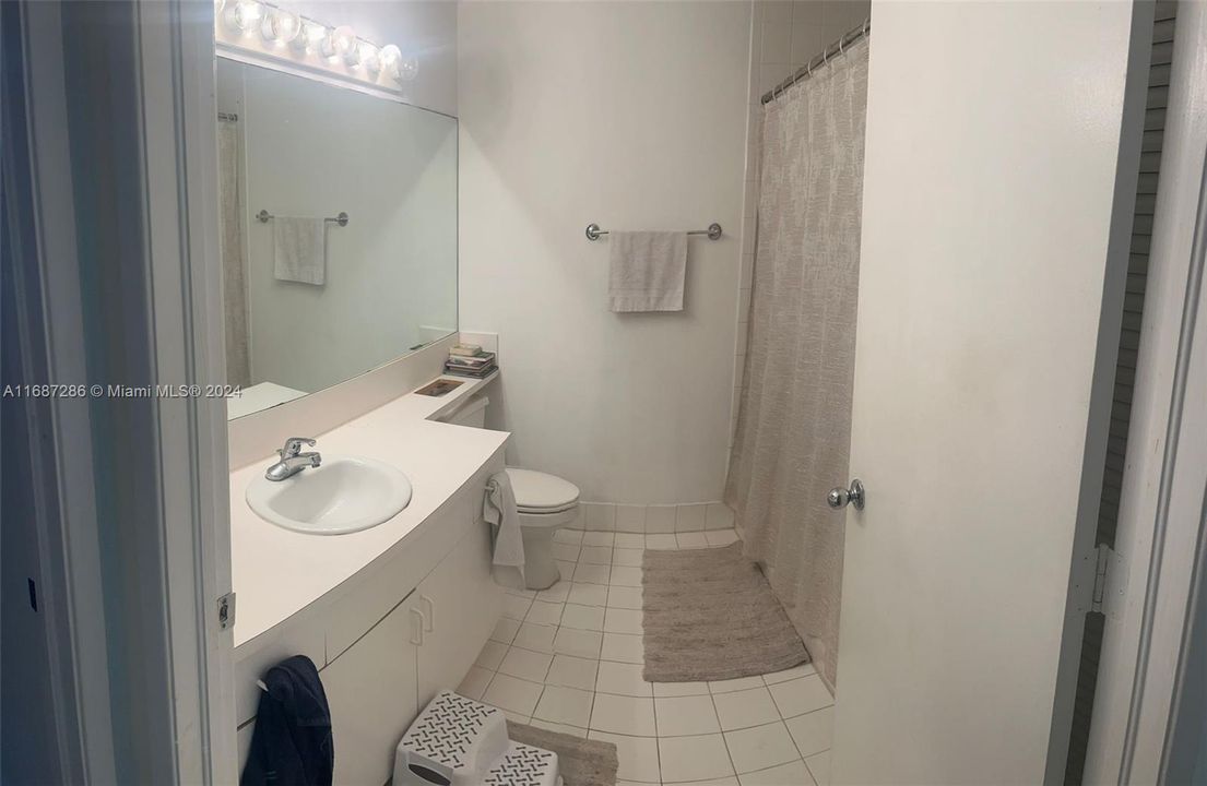 For Rent: $2,100 (1 beds, 1 baths, 743 Square Feet)