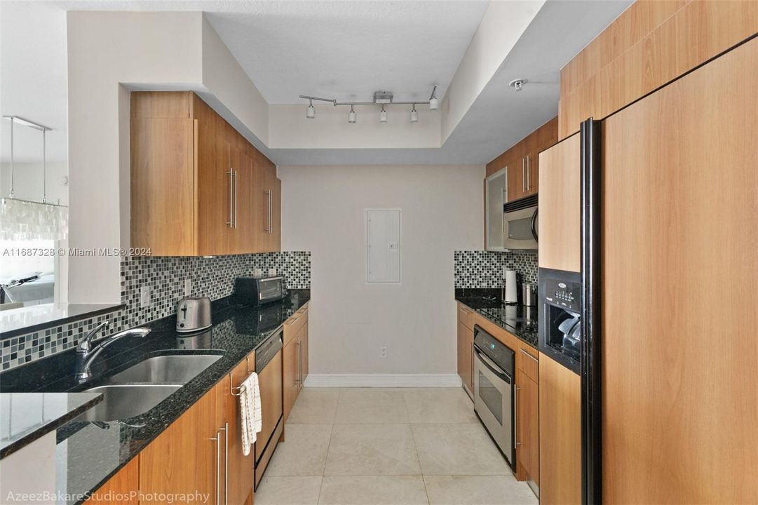 For Rent: $4,000 (2 beds, 2 baths, 1227 Square Feet)