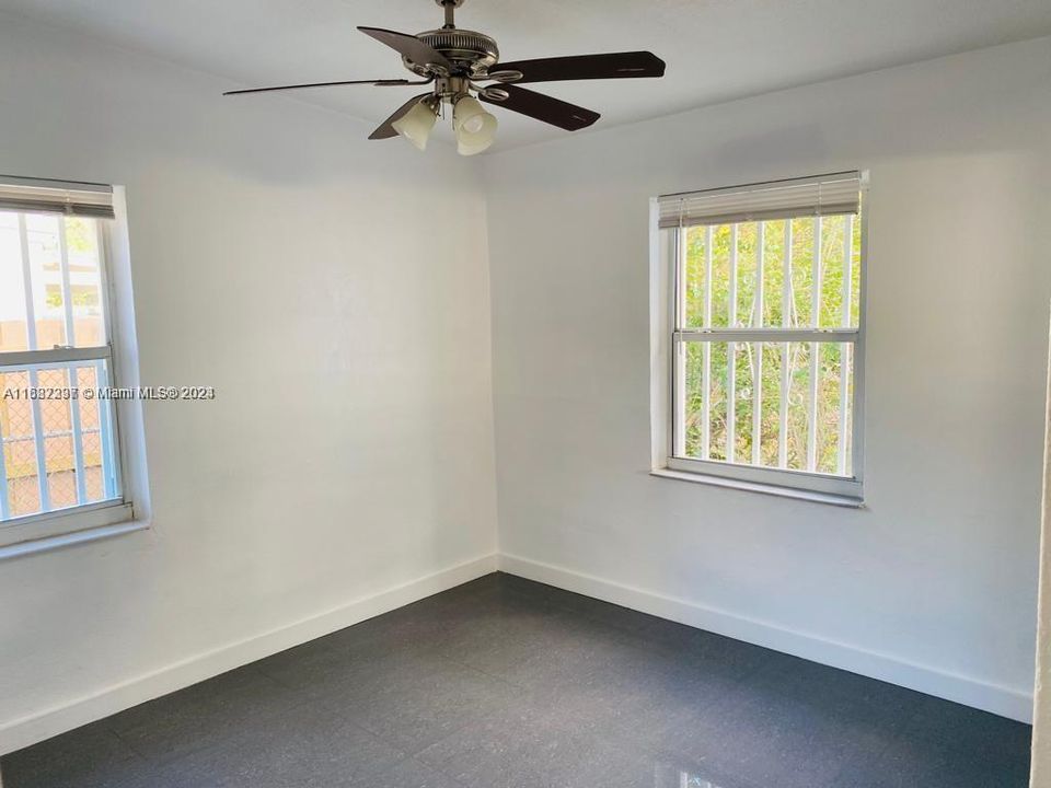 For Rent: $2,200 (2 beds, 1 baths, 1317 Square Feet)